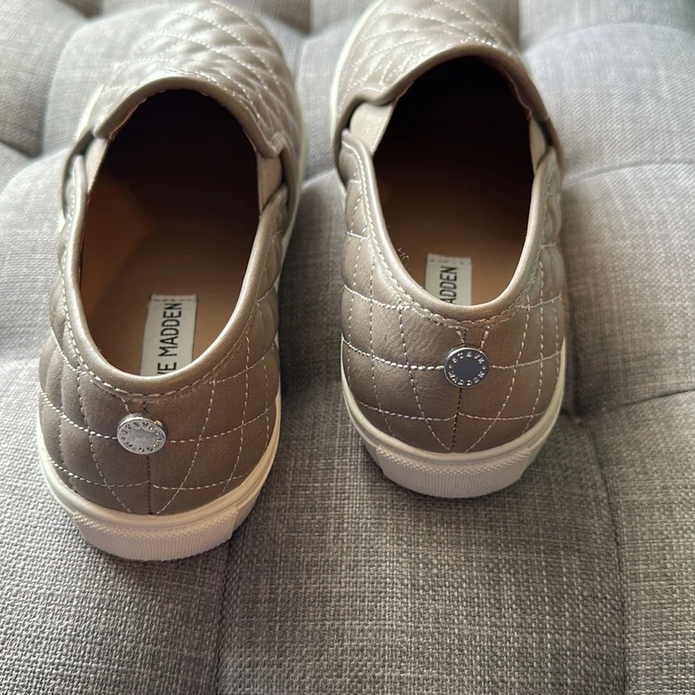 Steve Madden leather shoes. Taupe color! - Picture 2 of 5